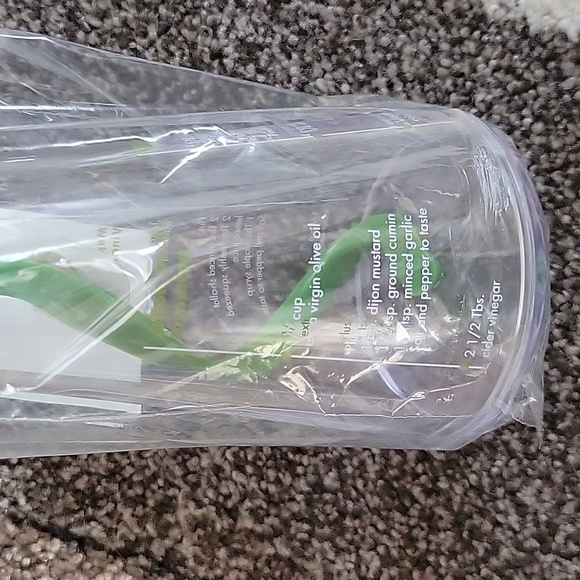 NEW Salad Emulsifier Dressing Maker - Picture 3 of 4